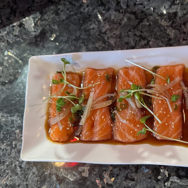 C5. Salmon Tataki.